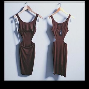 LULUS EXPRESSO BROWN BODYCON CUT OUT FORM FITTING MIDI DRESS